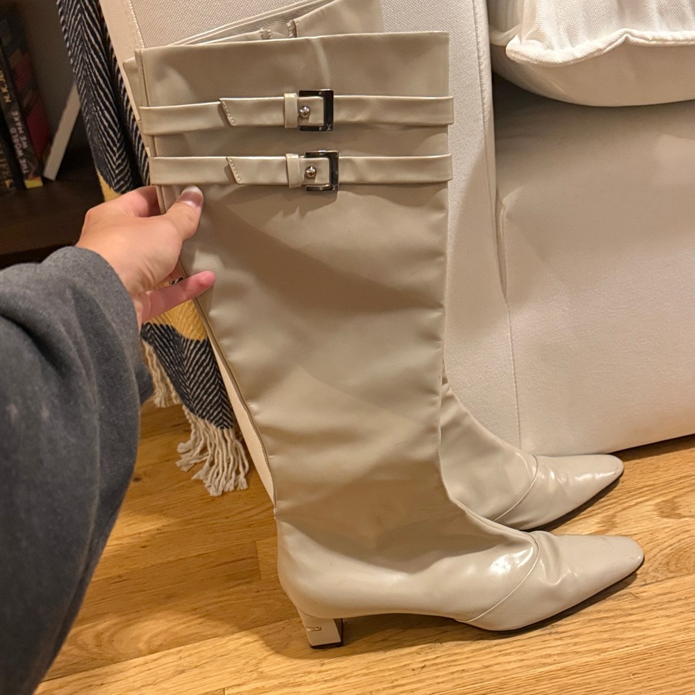 Louis Vuitton Cream Heeled Boots - Picture 2 of 4